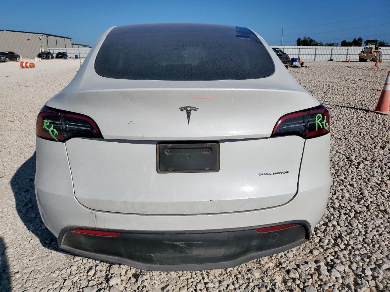 2023 Tesla Model Y VIN: 7SAYGAEE3PF700733 Lot: 92318685