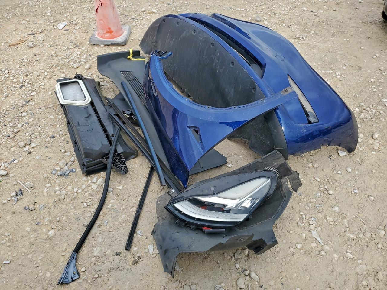 2022 Tesla Model Y VIN: 7SAYGAEE8NF432064 Lot: 93780315