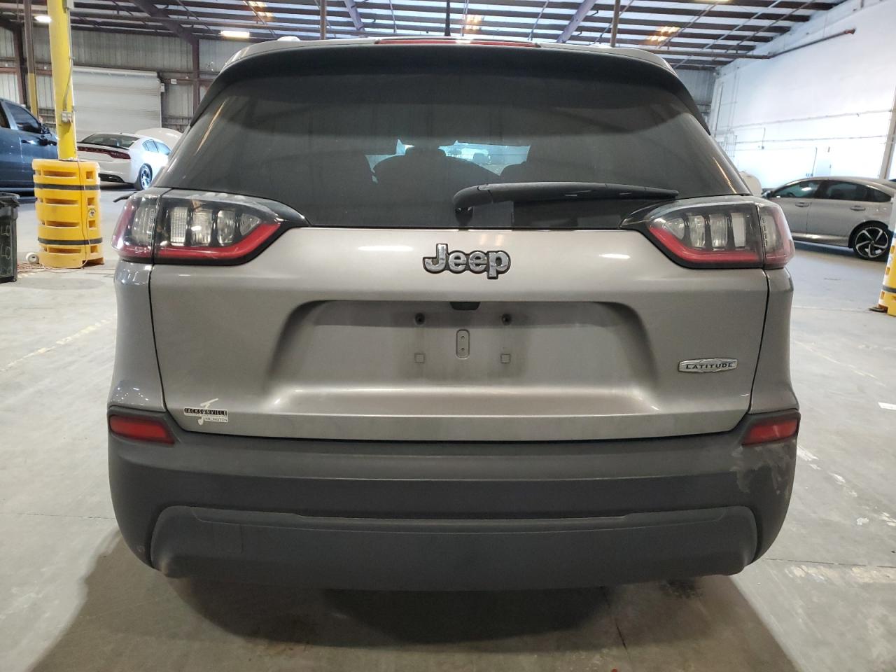 2019 Jeep Cherokee Latitude VIN: 1C4PJLCB0KD263689 Lot: 92370365