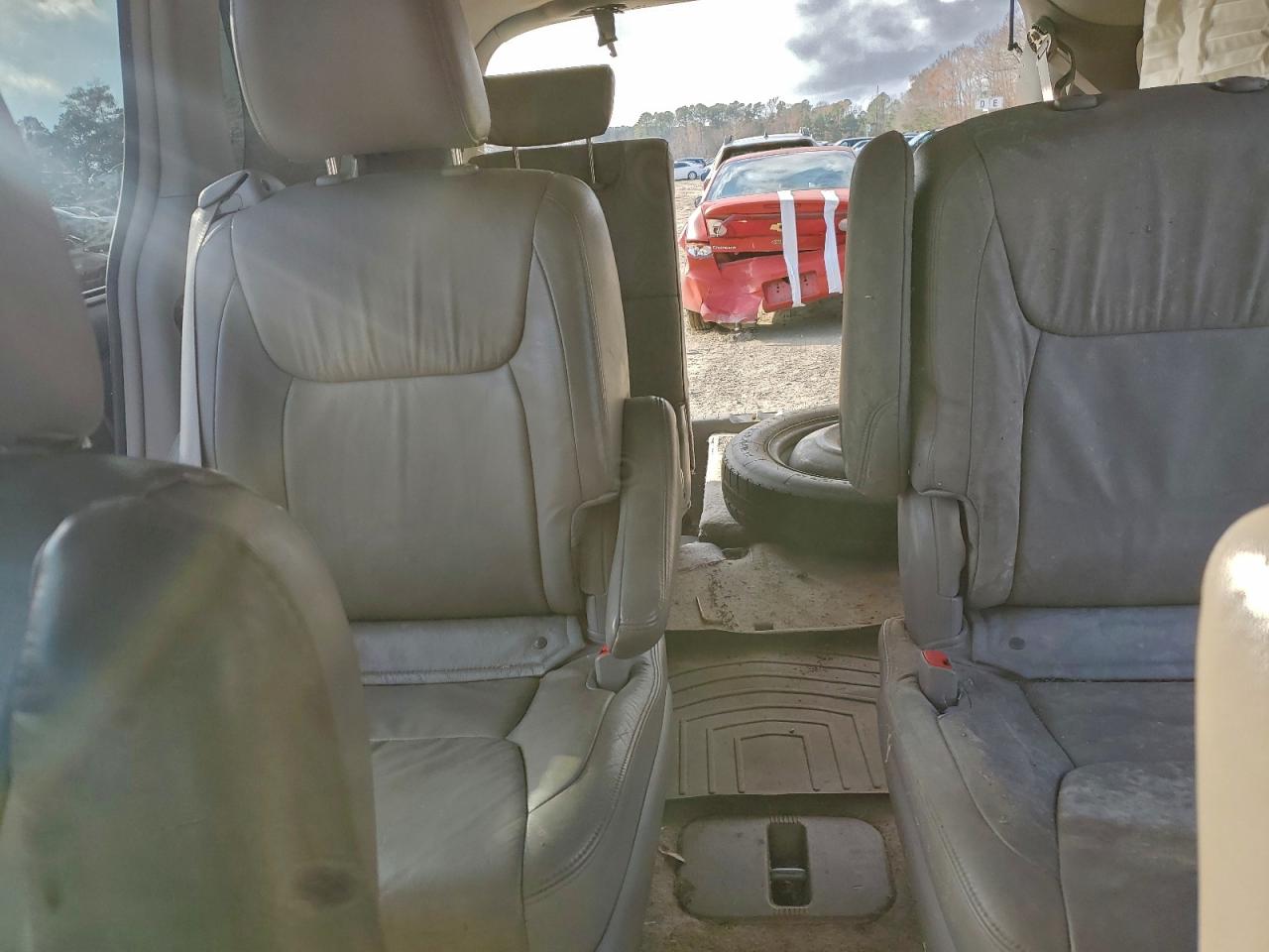 2010 Toyota Sienna Xle VIN: 5TDYK4CC8AS342174 Lot: 94334475