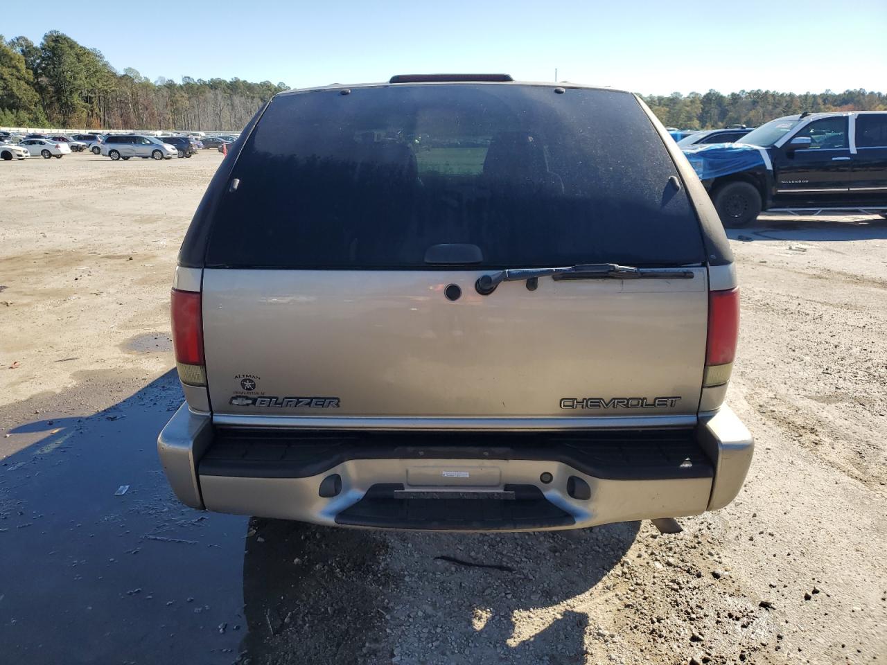 2002 Chevrolet Blazer VIN: 1GNCS18W02K221232 Lot: 87076505