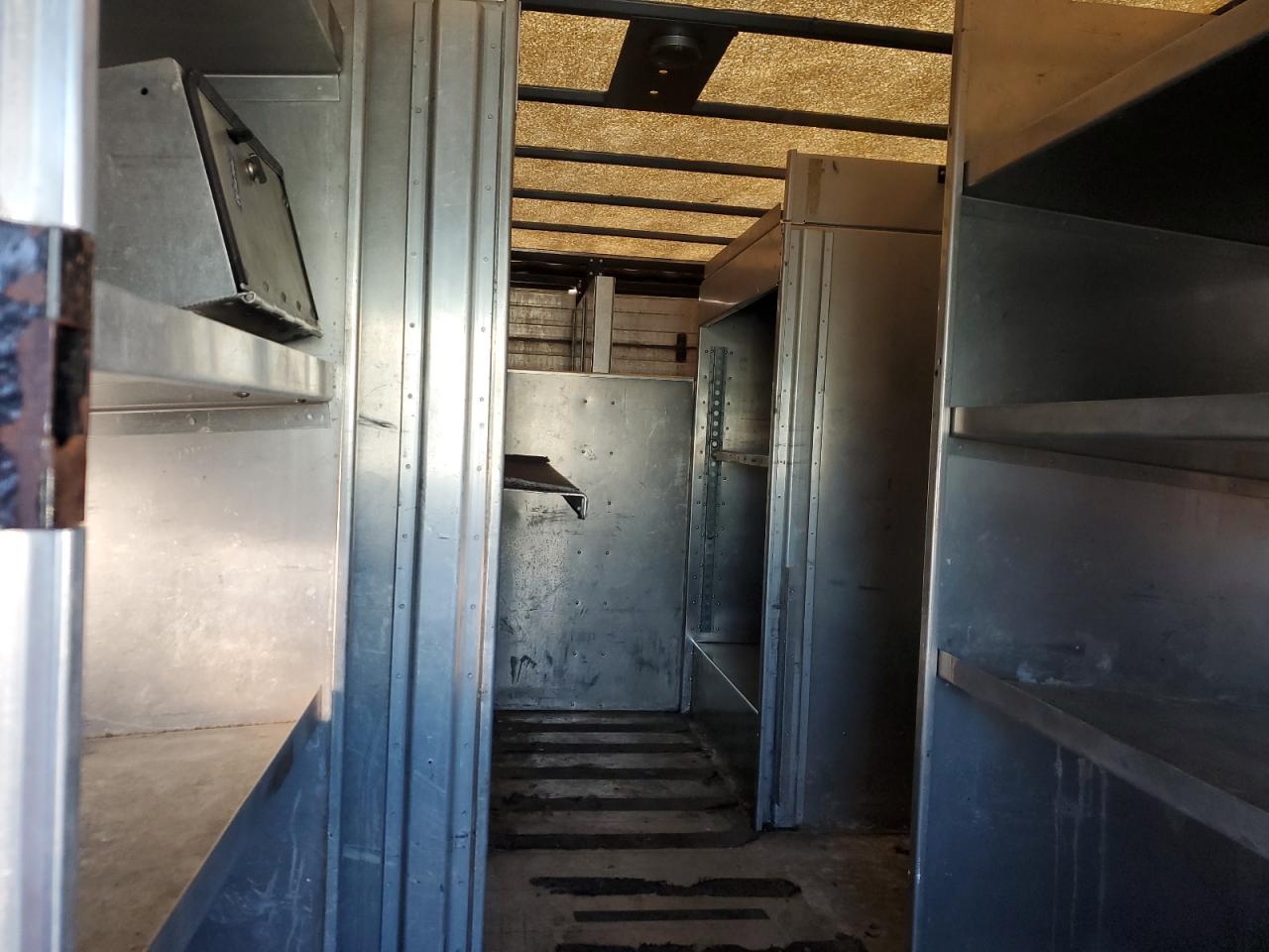 2003 Ford E450 Delivery Truck VIN: 1FCLE49L33HA97364 Lot: 91031835