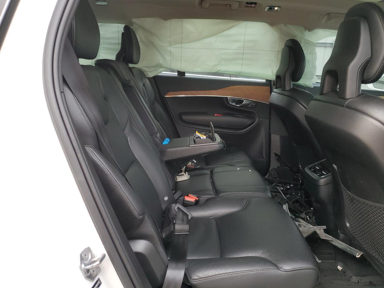 2021 Volvo Xc90 T6 Momentum VIN: YV4A22PK5M1672747 Lot: 93176065