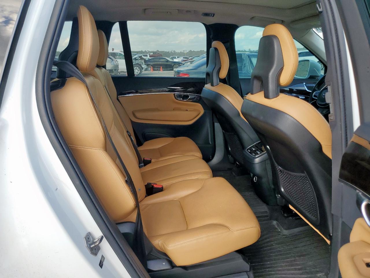 2016 Volvo Xc90 T6 VIN: YV4A22PK1G1092562 Lot: 92822395