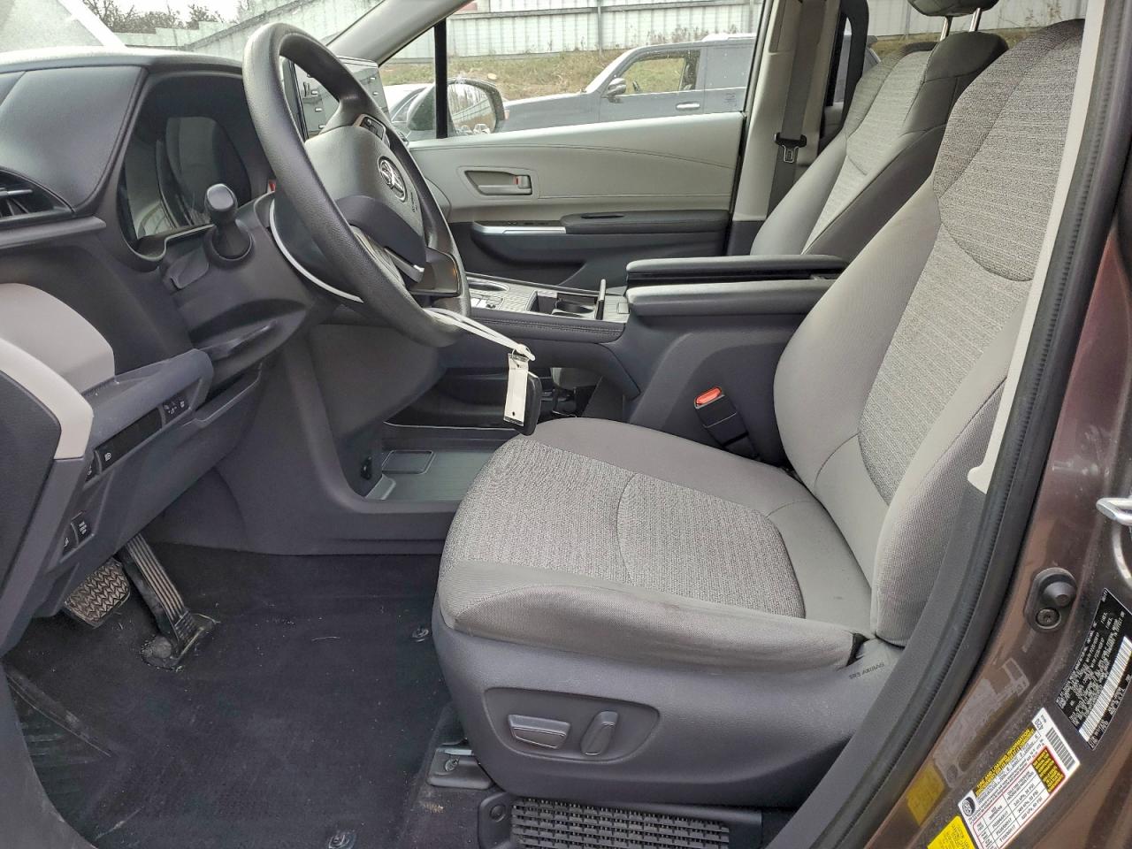 2021 Toyota Sienna Le VIN: 5TDKSKFC4MS028533 Lot: 94177955