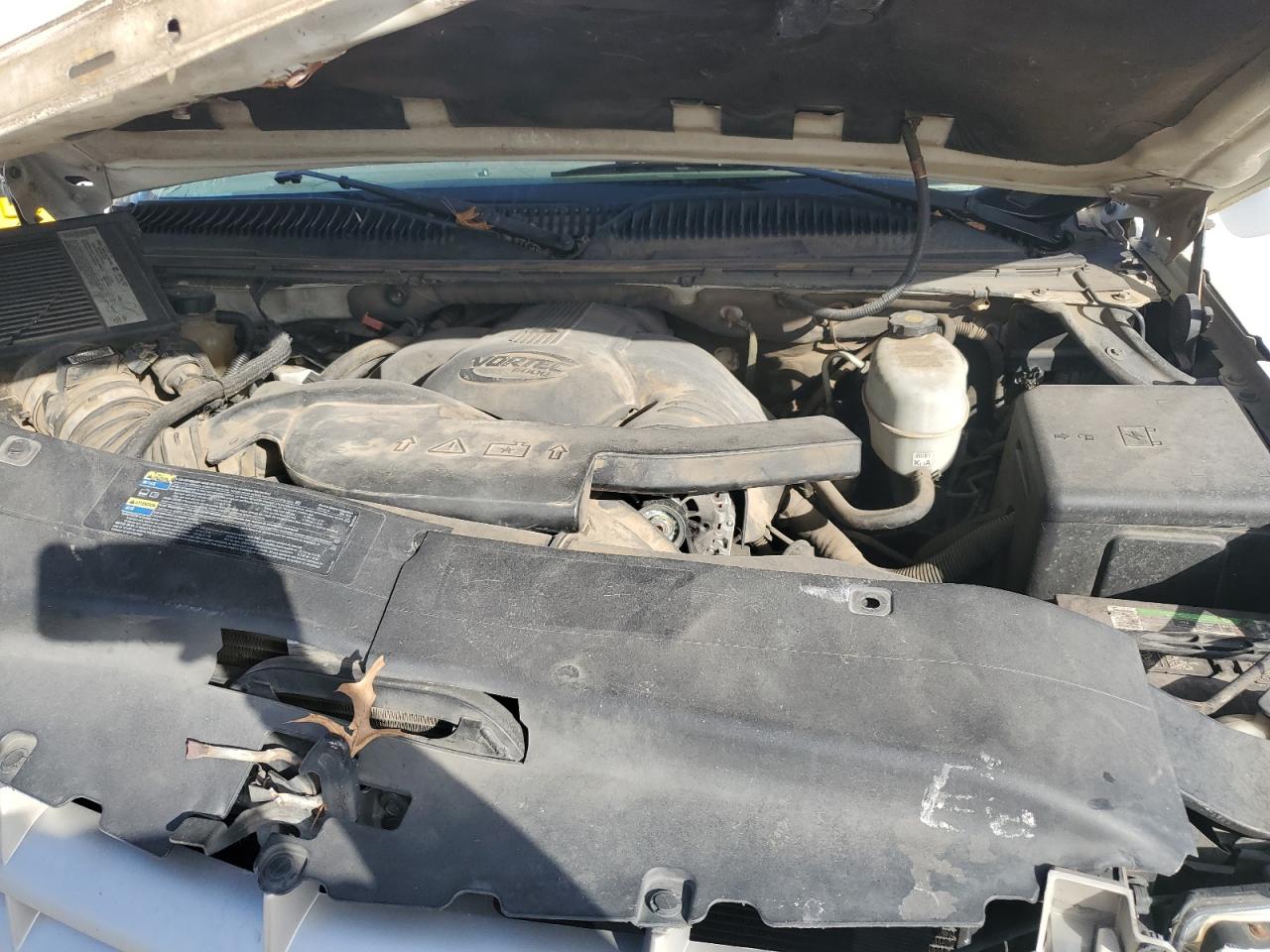 2004 Cadillac Escalade Luxury VIN: 1GYEK63N54R231837 Lot: 92447235