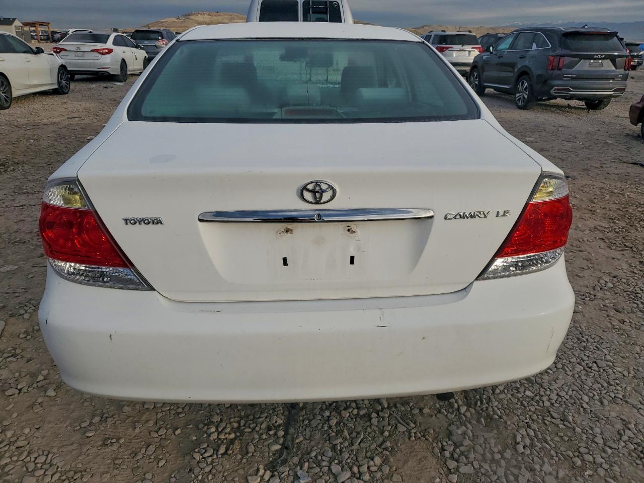 2005 Toyota Camry Le VIN: 4T1BE32K85U415931 Lot: 94390645
