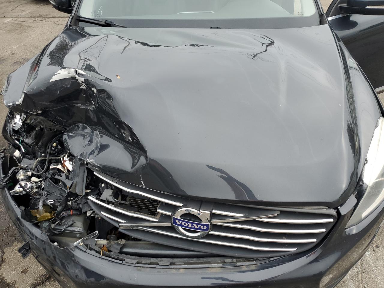 2016 Volvo Xc60 T6 Platinum VIN: YV4902RM5G2812785 Lot: 93645525