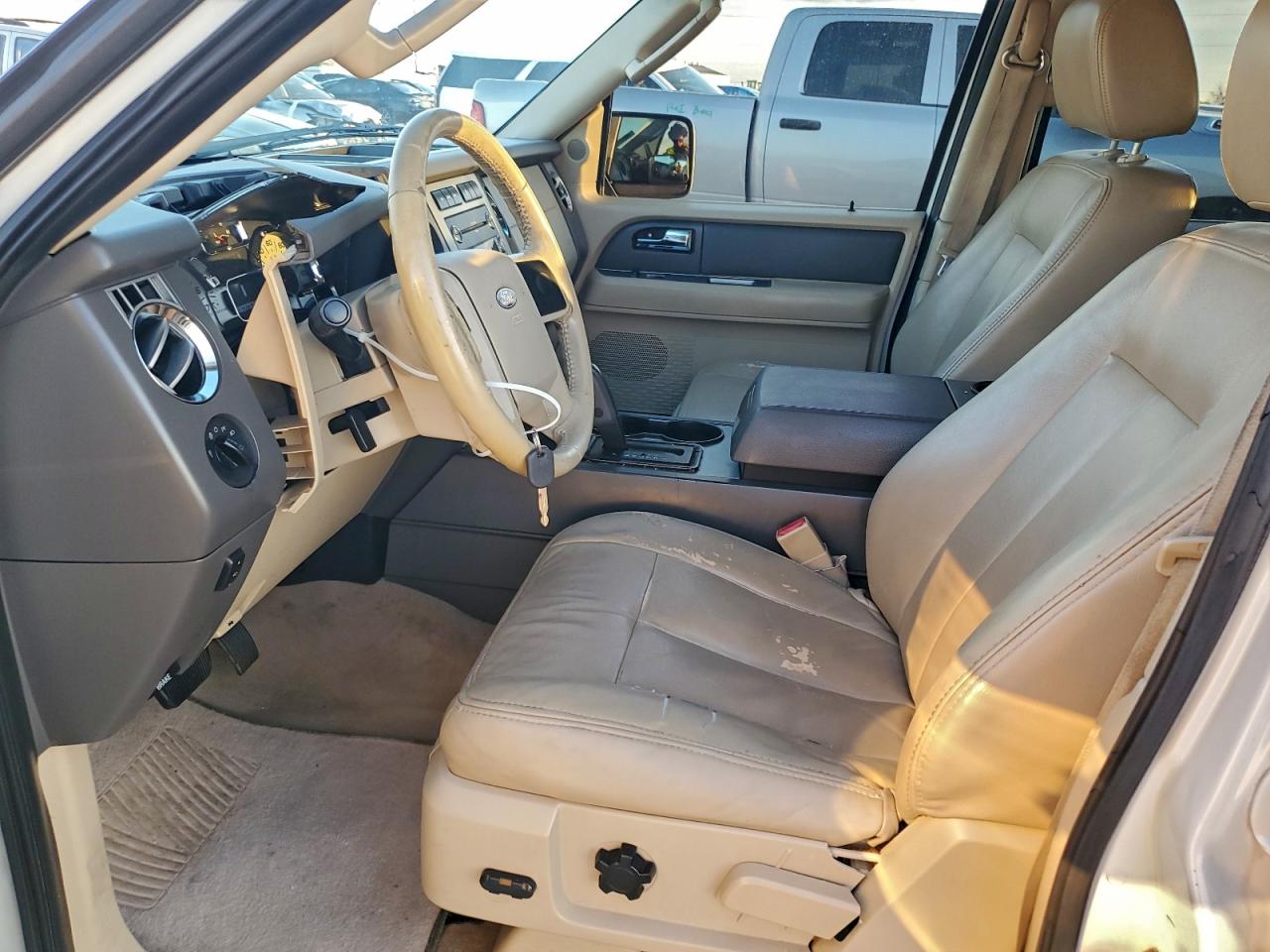 2008 Ford Expedition Xlt VIN: 1FMFU155X8LA70703 Lot: 94361355