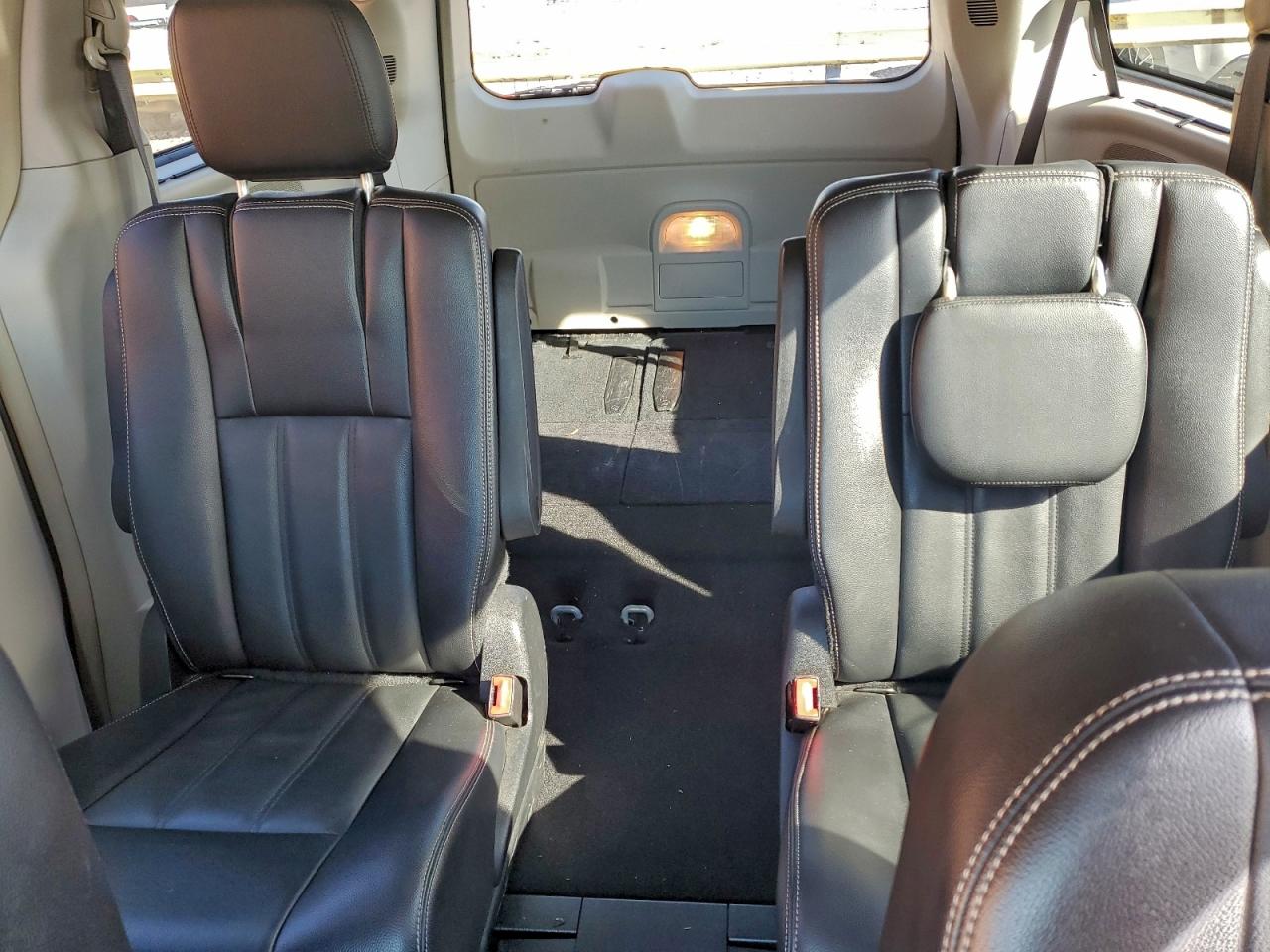 2015 Chrysler Town & Country Touring VIN: 2C4RC1BG5FR628004 Lot: 91088435