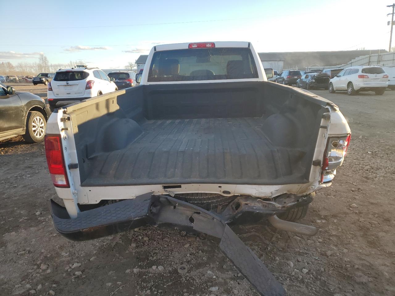 2019 Ram 1500 Classic Tradesman VIN: 3C6JR6DT1KG555188 Lot: 92190165