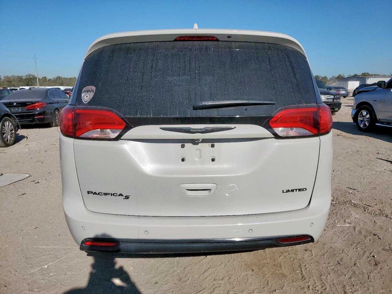 2019 Chrysler Pacifica Limited VIN: 2C4RC1GG8KR657533 Lot: 92257165