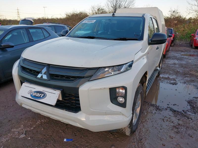 2020 MITSUBISHI L200 DOUBLE CAB DI-D 150 4LIFE 4WD for sale at Copart BRISTOL