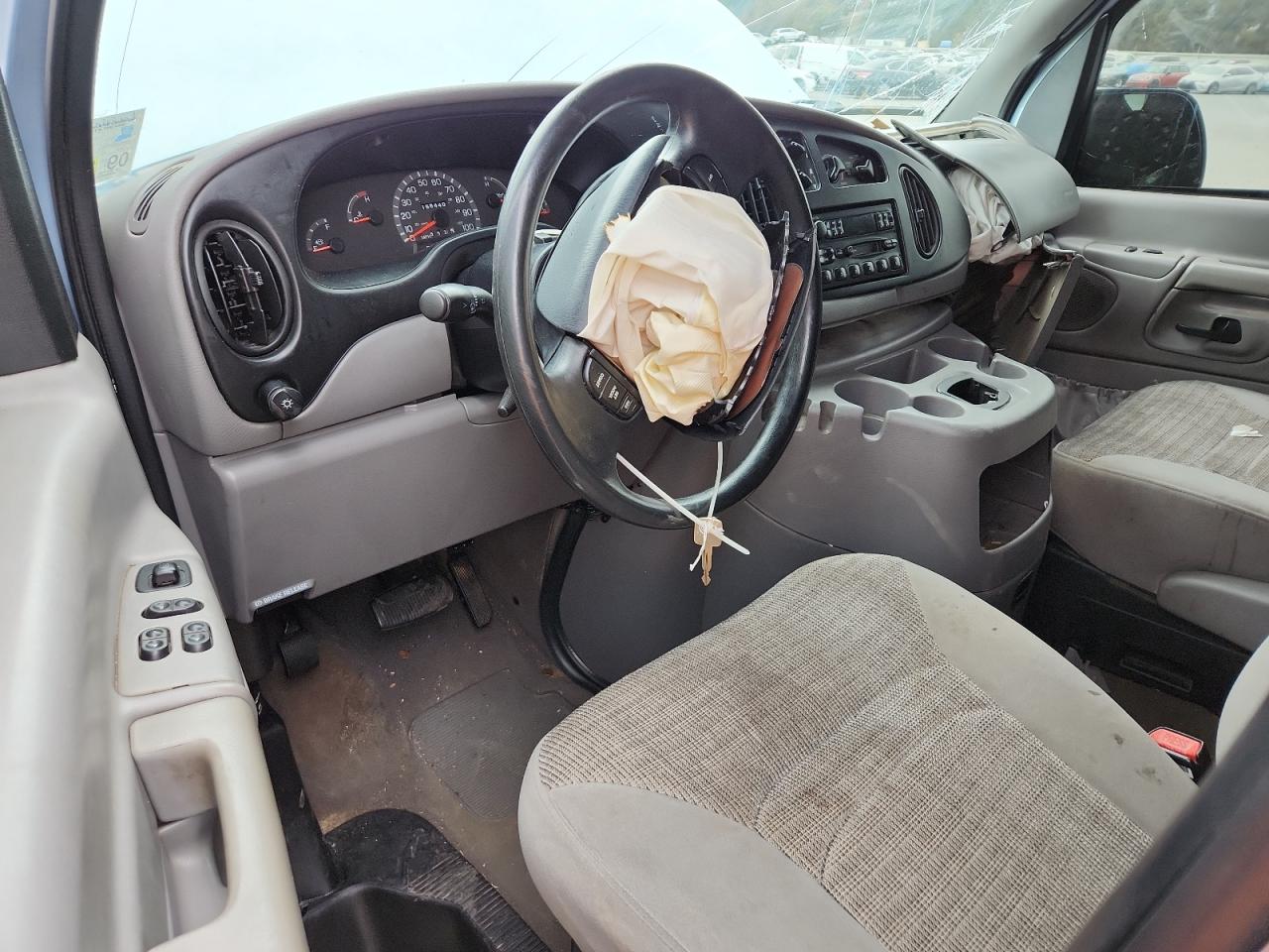 2000 Ford Econoline E350 Super Duty Wagon VIN: 1FBSS31L8YHB81752 Lot: 92391515