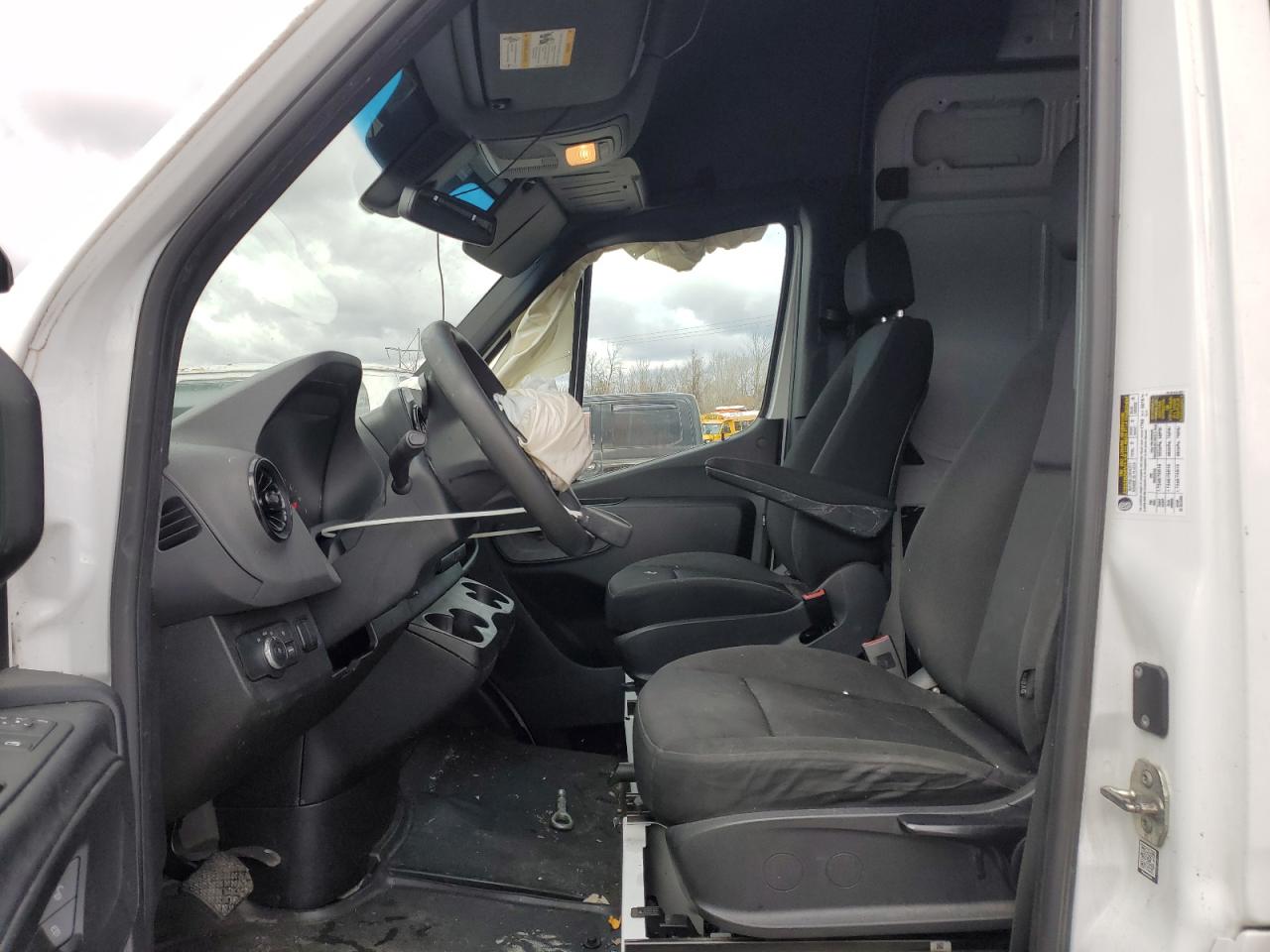 2021 Mercedes Benz Sprinter 2500 Delivery Van VIN: W1W40CHY6MT051492 Lot: 92644815