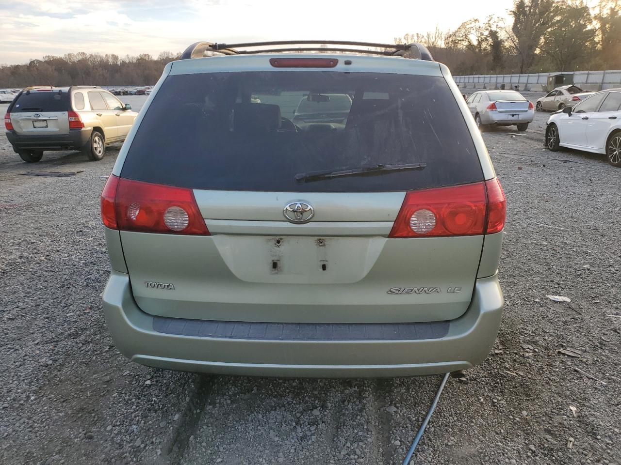 2008 Toyota Sienna Ce VIN: 5TDZK23C88S185717 Lot: 92642595