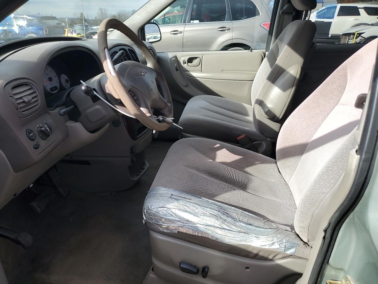 2003 Chrysler Town & Country Lx VIN: 2C8GP44L73R287996 Lot: 92415275