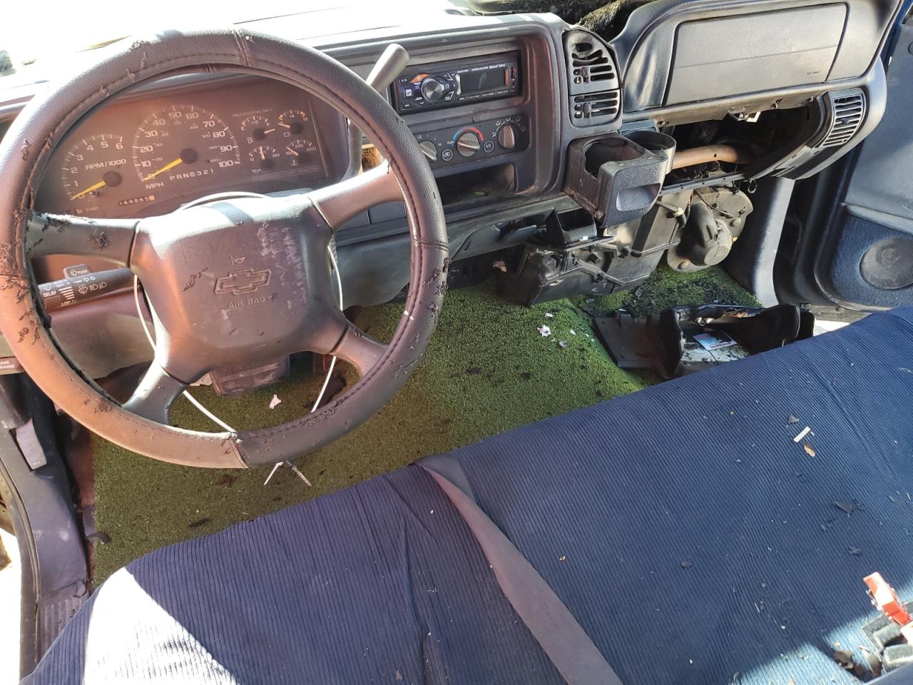 1998 Chevrolet Gmt-400 C2500 VIN: 1GCFC24M7WZ253248 Lot: 91644095