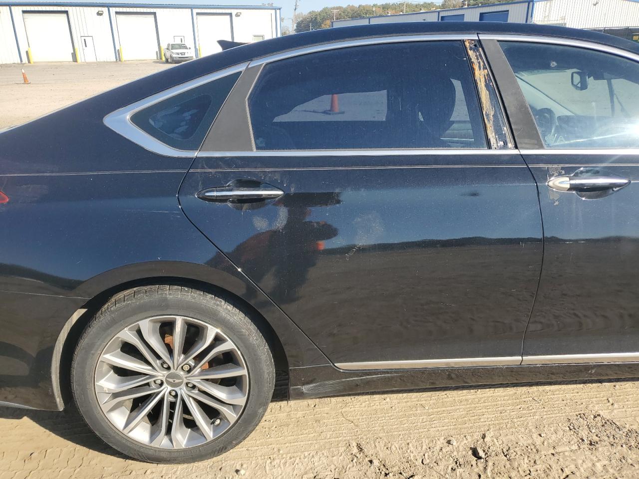 2015 Hyundai Genesis 3.8L VIN: KMHGN4JE6FU042316 Lot: 90494545