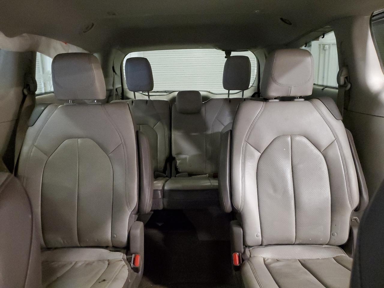 2018 Chrysler Pacifica Touring L VIN: 2C4RC1BG1JR263099 Lot: 92101195