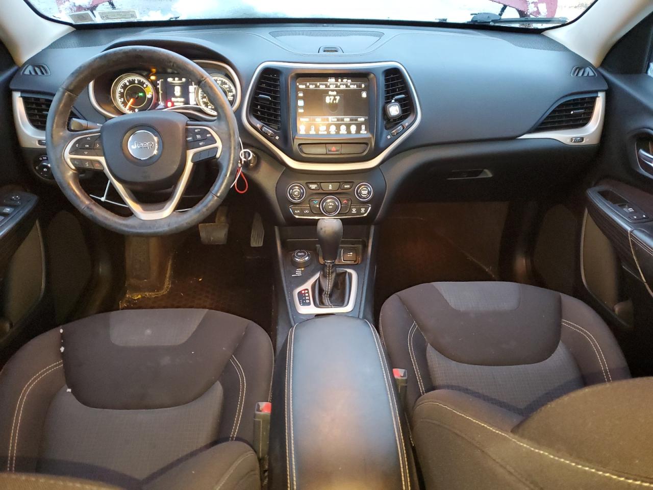 2016 Jeep Cherokee Latitude VIN: 1C4PJMCB0GW340370 Lot: 92268885