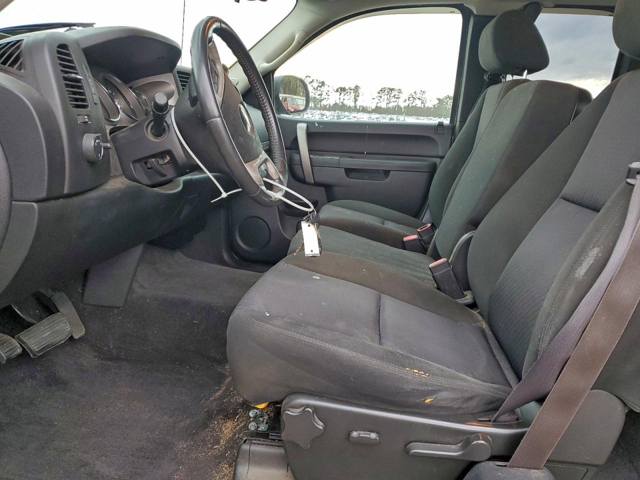 2011 Chevrolet Silverado C1500 Lt VIN: 1GCRCSE02BZ207121 Lot: 93911765