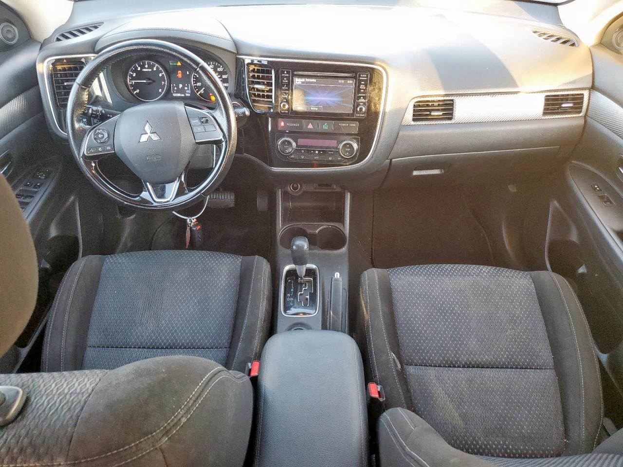 2016 Mitsubishi Outlander Se VIN: JA4AD3A32GZ044732 Lot: 70220885