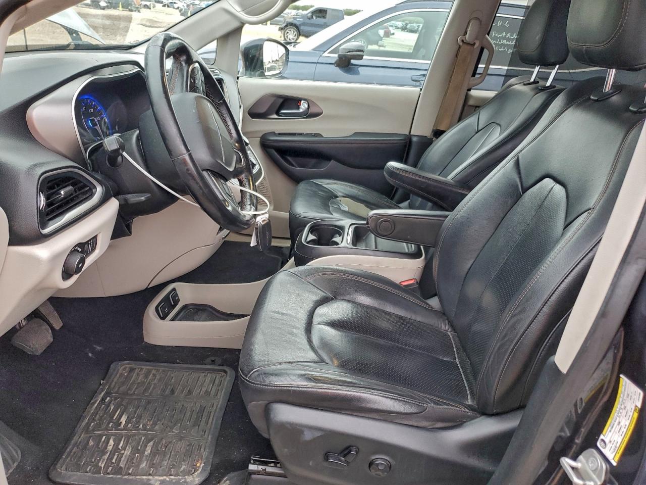 2020 Chrysler Pacifica Touring L VIN: 2C4RC1BG6LR131894 Lot: 93665415