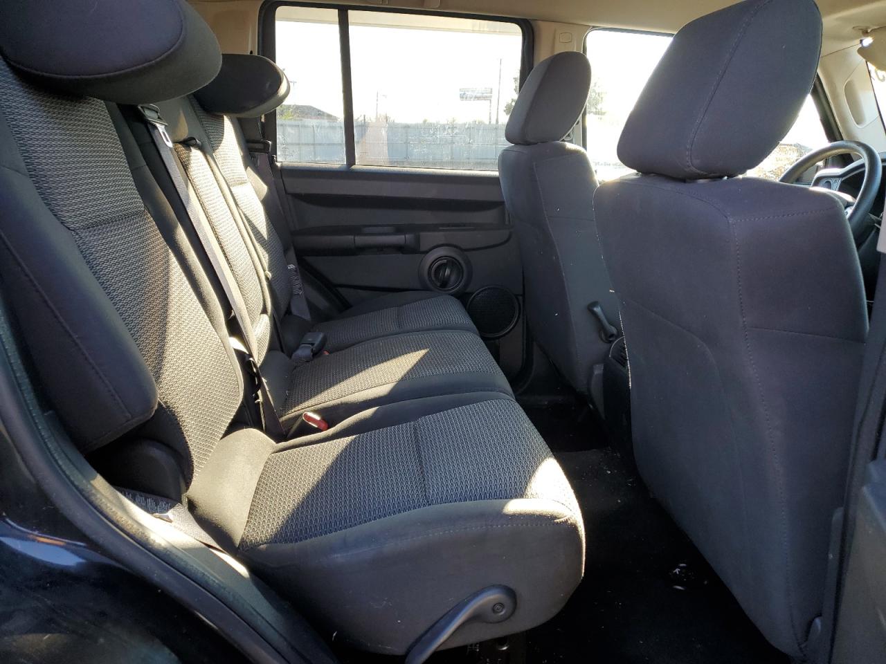 2008 Jeep Commander Sport VIN: 1J8HG48K68C232276 Lot: 92994395