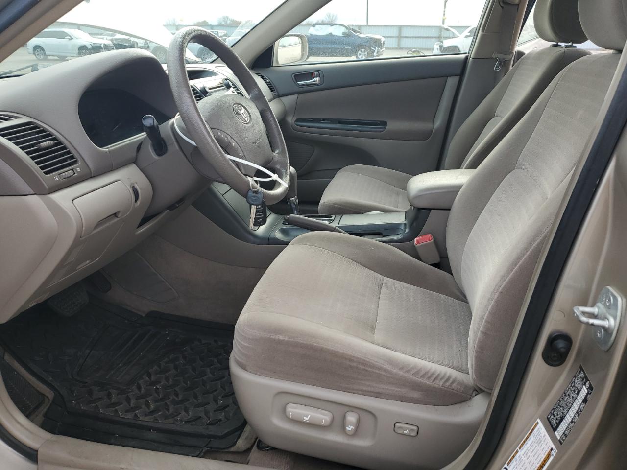 2005 Toyota Camry Le VIN: JTDBE30K053023636 Lot: 94153855