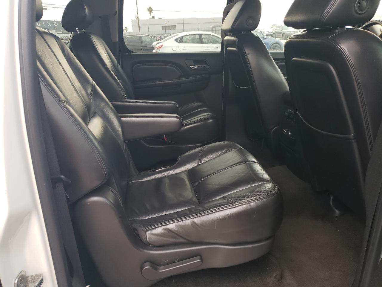 2007 GMC Yukon Xl Denali VIN: 1GKFK66887J257419 Lot: 92952535