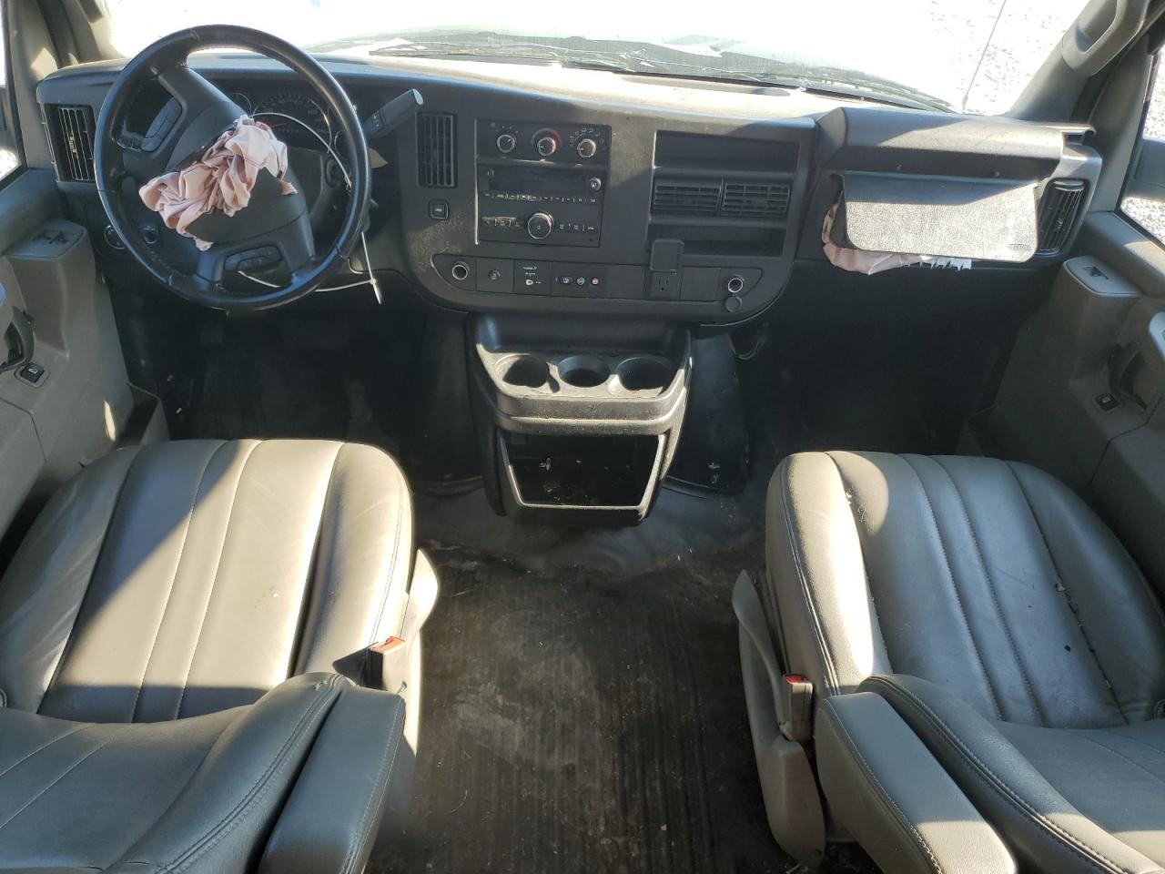 2020 Chevrolet Express G2 Delivery Van VIN: 1GCWGAFG8L1262833 Lot: 91858965