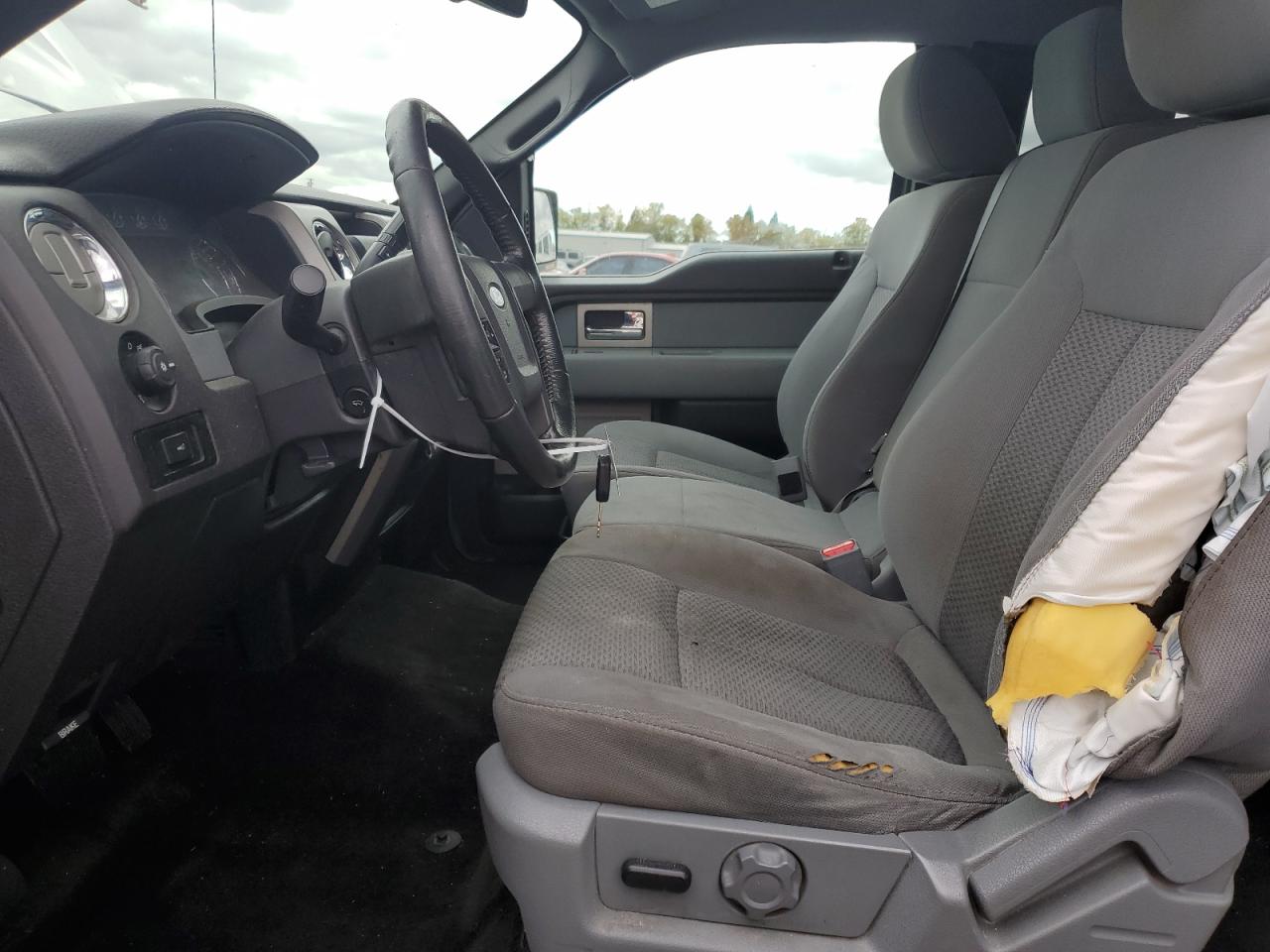 2011 Ford F150 Super Cab VIN: 1FTFX1EFXBFA70565 Lot: 92215765