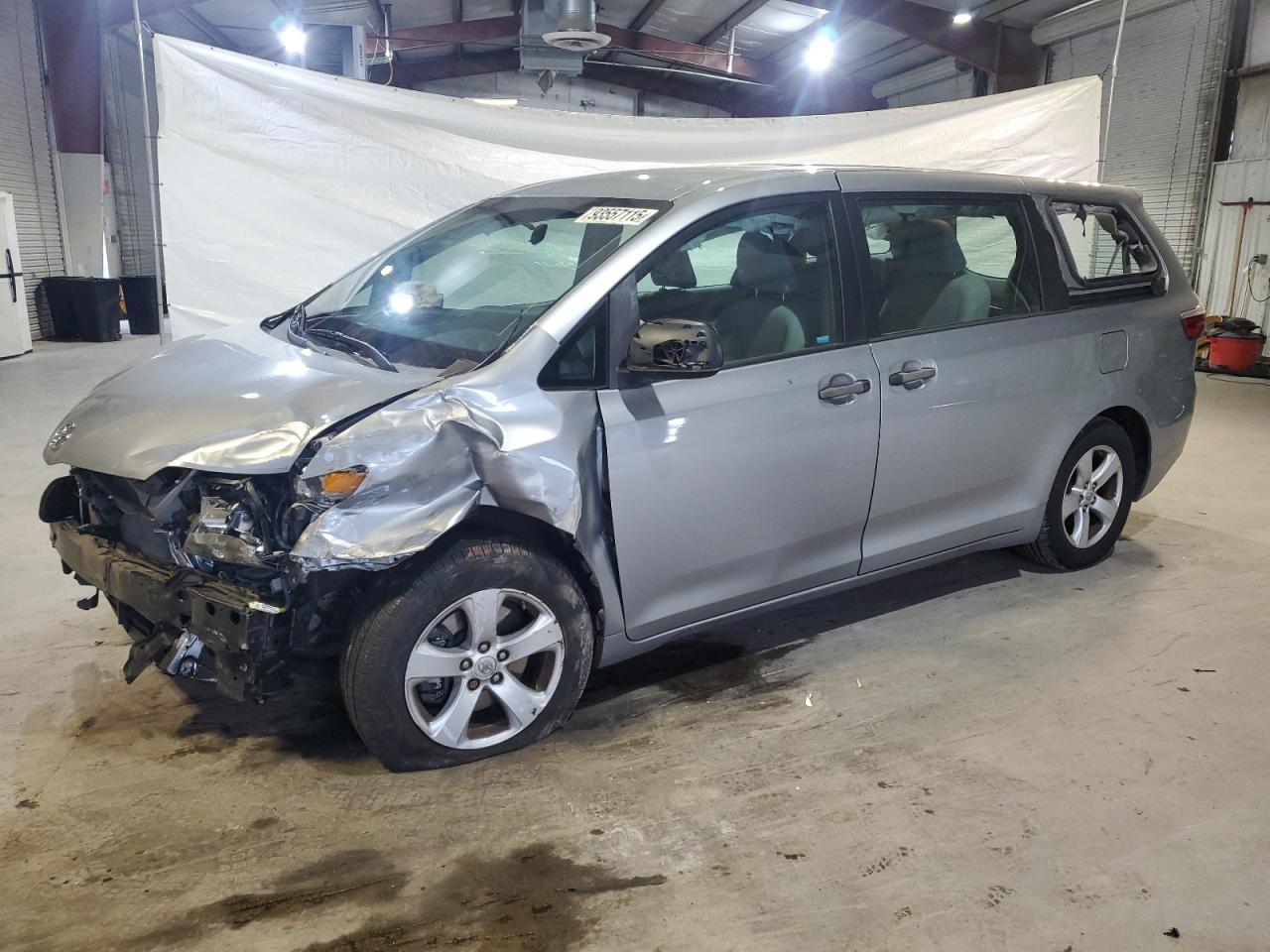 2017 Toyota Sienna VIN: 5TDZZ3DC4HS770892 Lot: 93557115