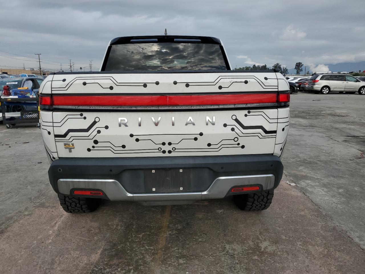 2023 Rivian R1T Adventure VIN: 7FCTGAAA5PN021777 Lot: 93660695