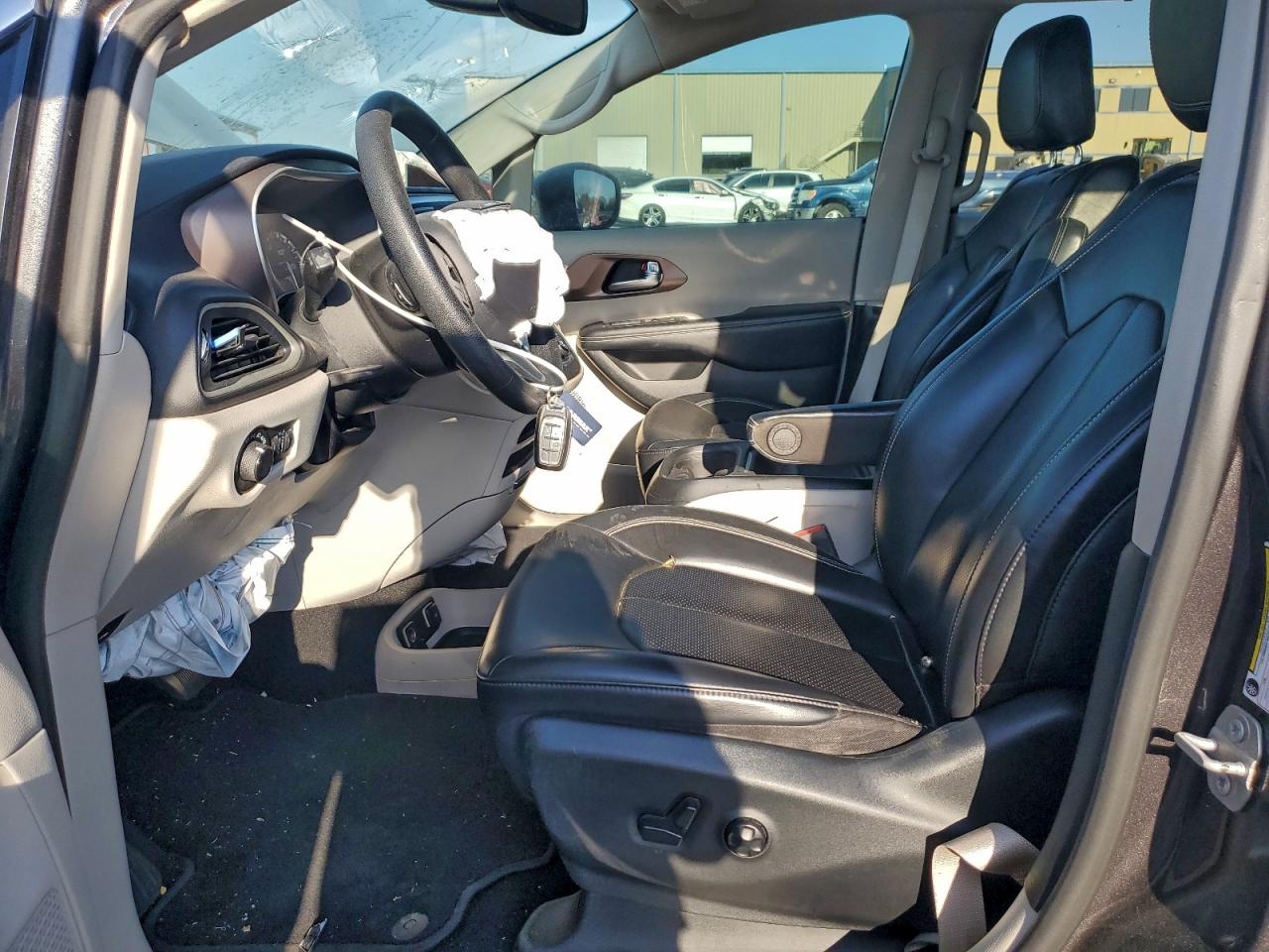 2020 Chrysler Voyager Lxi VIN: 2C4RC1DG4LR171940 Lot: 92691105