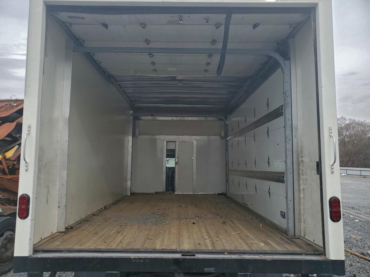 2019 Ford Econoline E450 Super Duty Cutaway Van VIN: 1FDXE4FS7KDC30013 Lot: 94131075