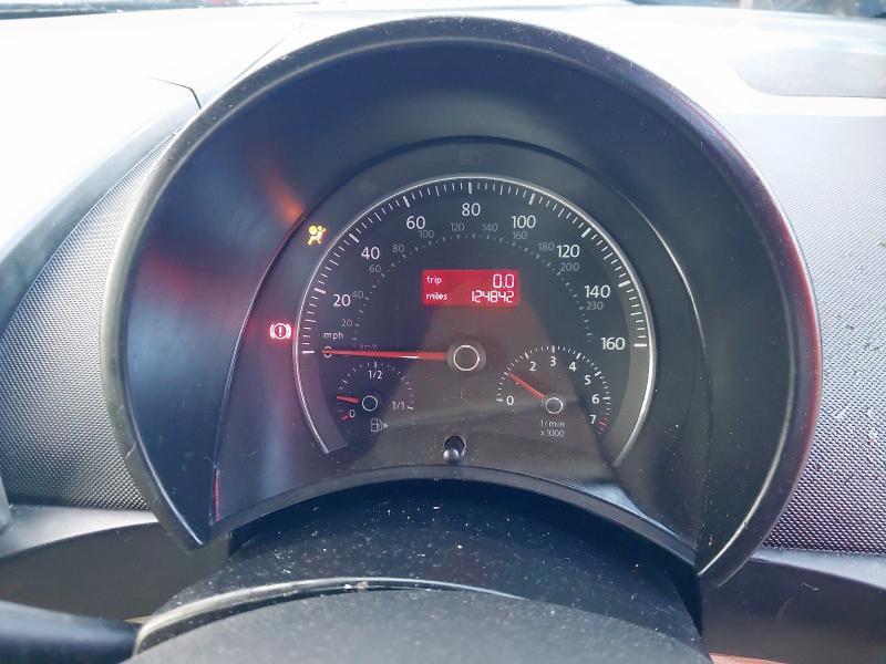 2005 VOLKSWAGEN BEETLE 2.0 2DR