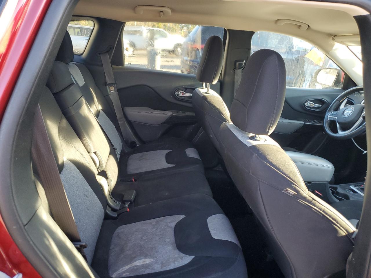 2014 Jeep Cherokee Latitude VIN: 1C4PJLCB3EW217640 Lot: 92030765