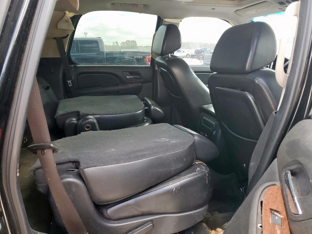 2007 GMC Yukon VIN: 1GKFC130X7R186711 Lot: 92330815