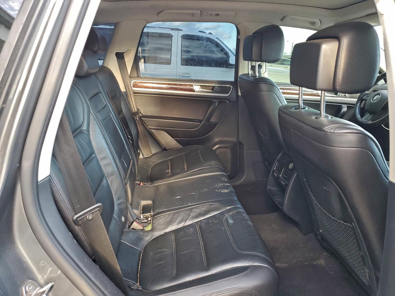 2015 Volkswagen Touareg V6 VIN: WVGEF9BP3FD004995 Lot: 94332835