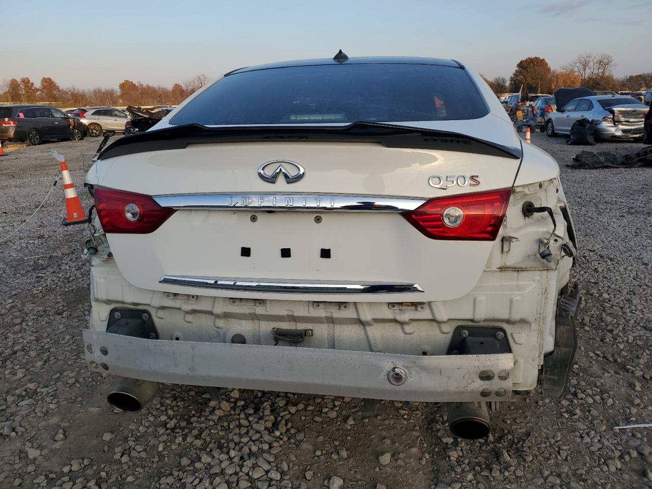 2015 Infiniti Q50 Base VIN: JN1BV7AP8FM345618 Lot: 92301375