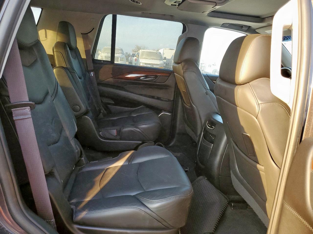 2017 Cadillac Escalade Premium Luxury VIN: 1GYS4CKJ0HR380026 Lot: 93119275