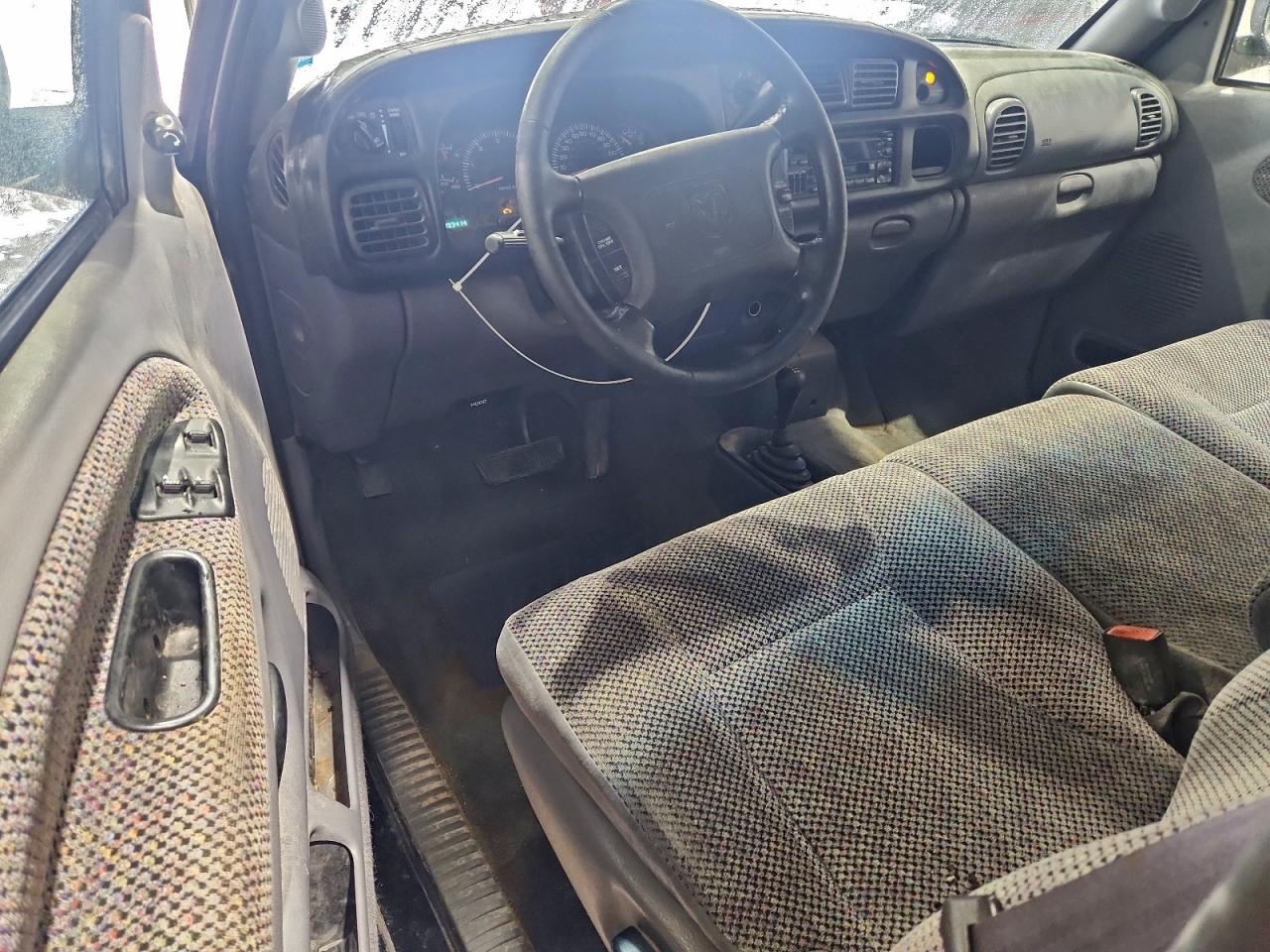 2000 Dodge Ram 1500 VIN: 3B7HF13Z1YM237543 Lot: 94180325