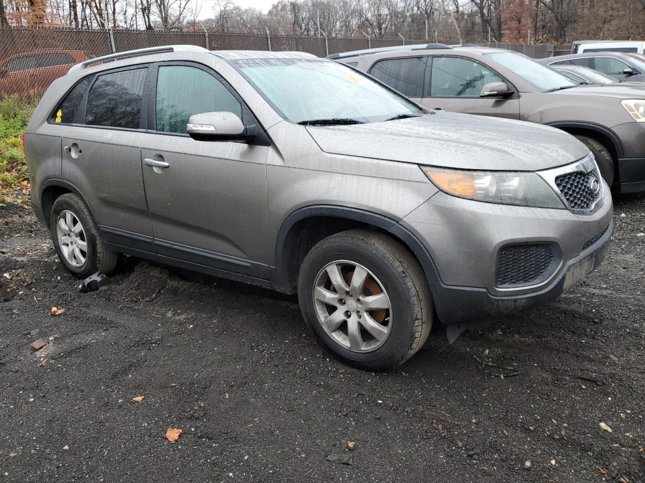 2011 Kia Sorento Base VIN: 5XYKT4A21BG118806 Lot: 92884675