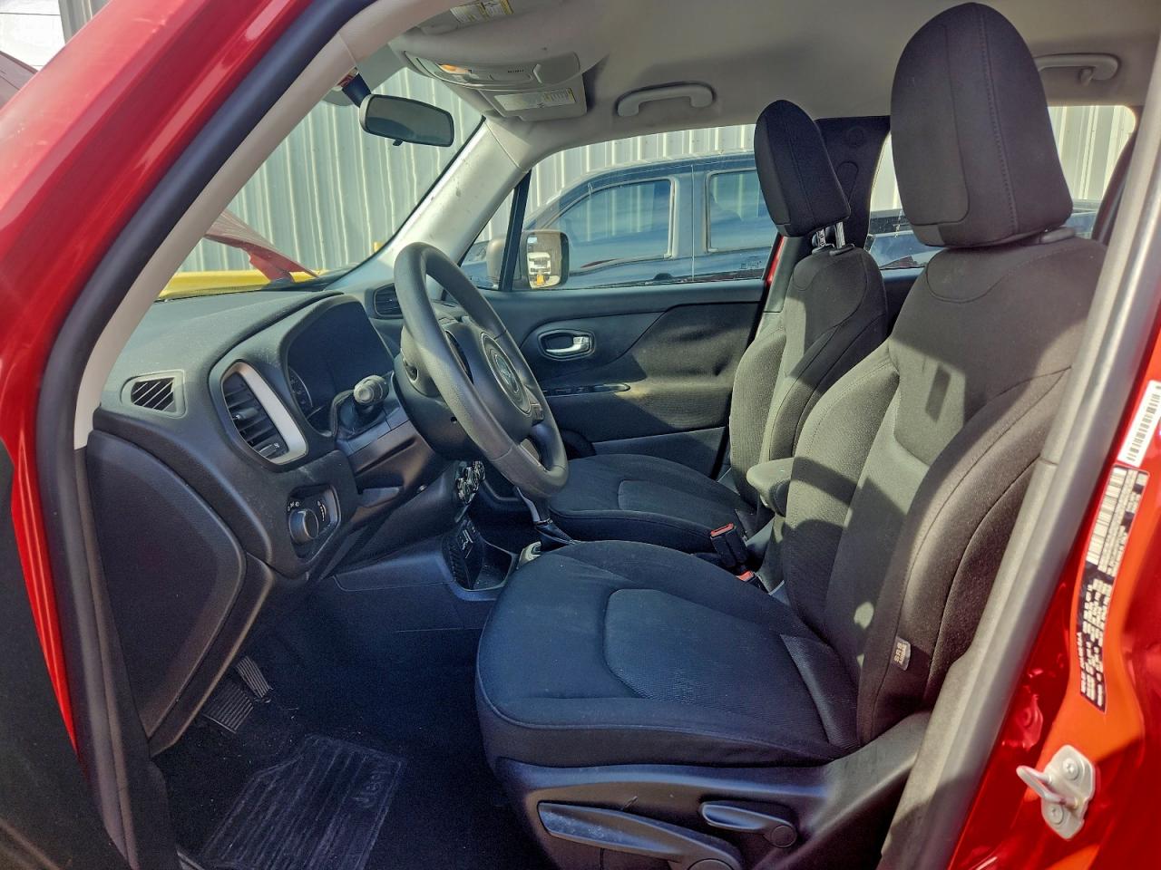 2015 Jeep Renegade Sport VIN: ZACCJAAT8FPC10440 Lot: 94278525