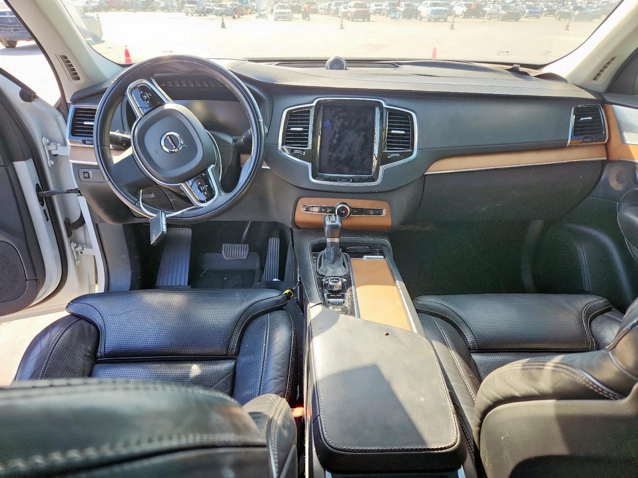 2016 Volvo Xc90 T6 VIN: YV4A22PL2G1026045 Lot: 92794895