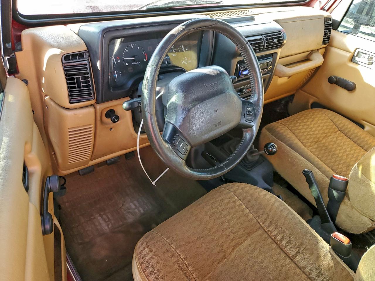 1998 Jeep Wrangler / Tj Se VIN: 1J4FY29P6WP767635 Lot: 94601035