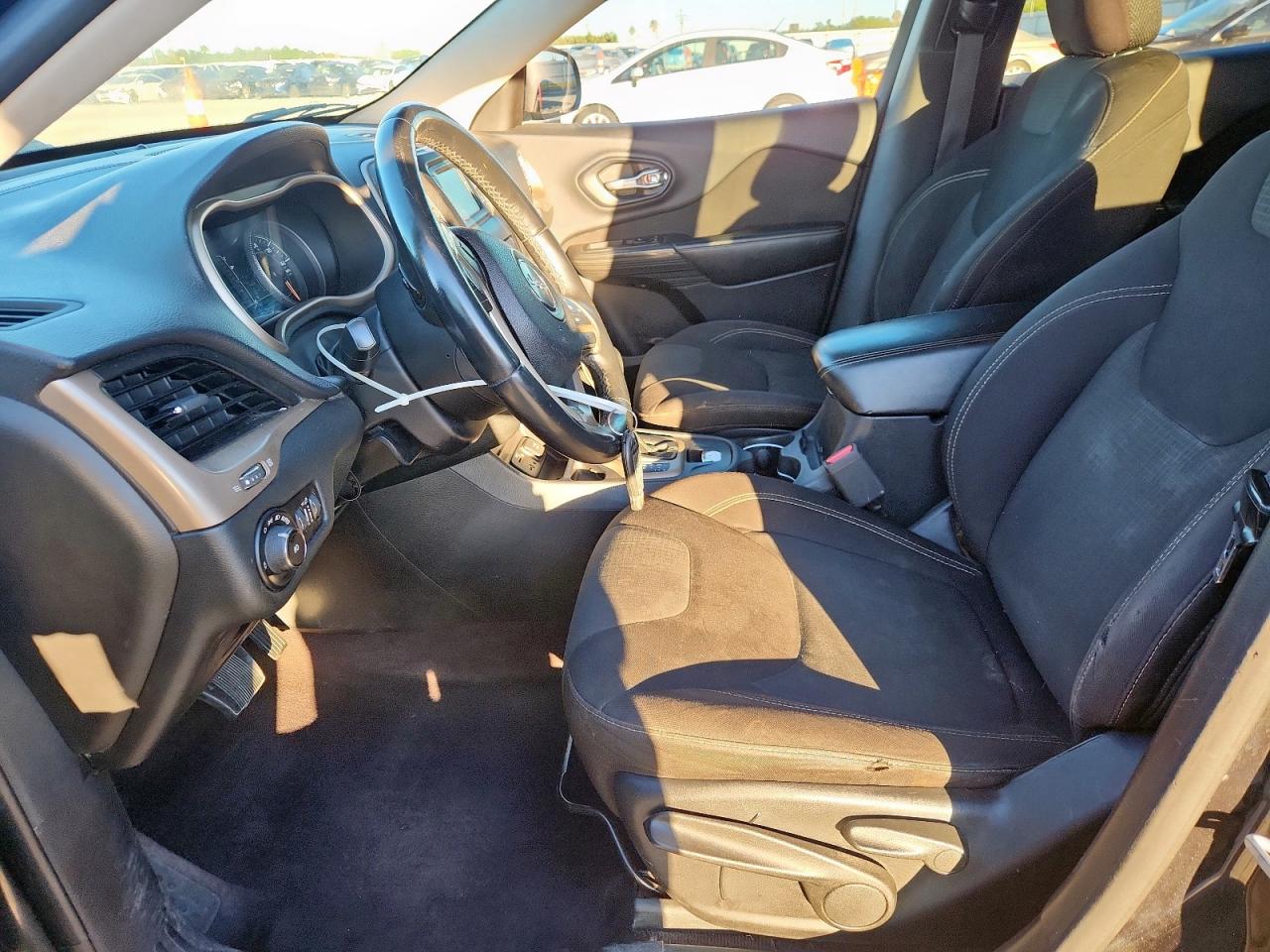 2016 Jeep Cherokee Latitude VIN: 1C4PJLCB7GW324418 Lot: 91920525