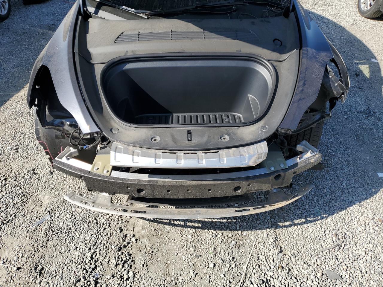 2024 Tesla Model Y VIN: 7SAYGDED6RF096073 Lot: 90845895